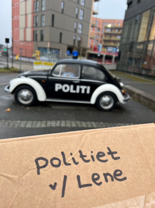 30 bøker til tidligere kollegaer i politiet i Innlandet