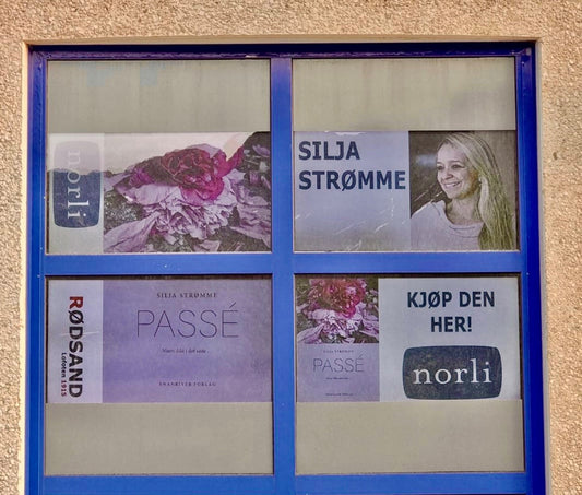 Norli Svolvær - Reklame ut mot Lofotgata og Kiwi 🙂